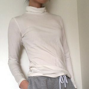 Uniqlo off white heattech turtleneck